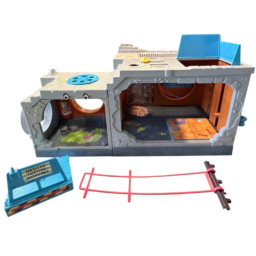 Playmates TMNT Sewer Lair Playset Teenage Mutant Ninja Turtles Sewer Lair Base